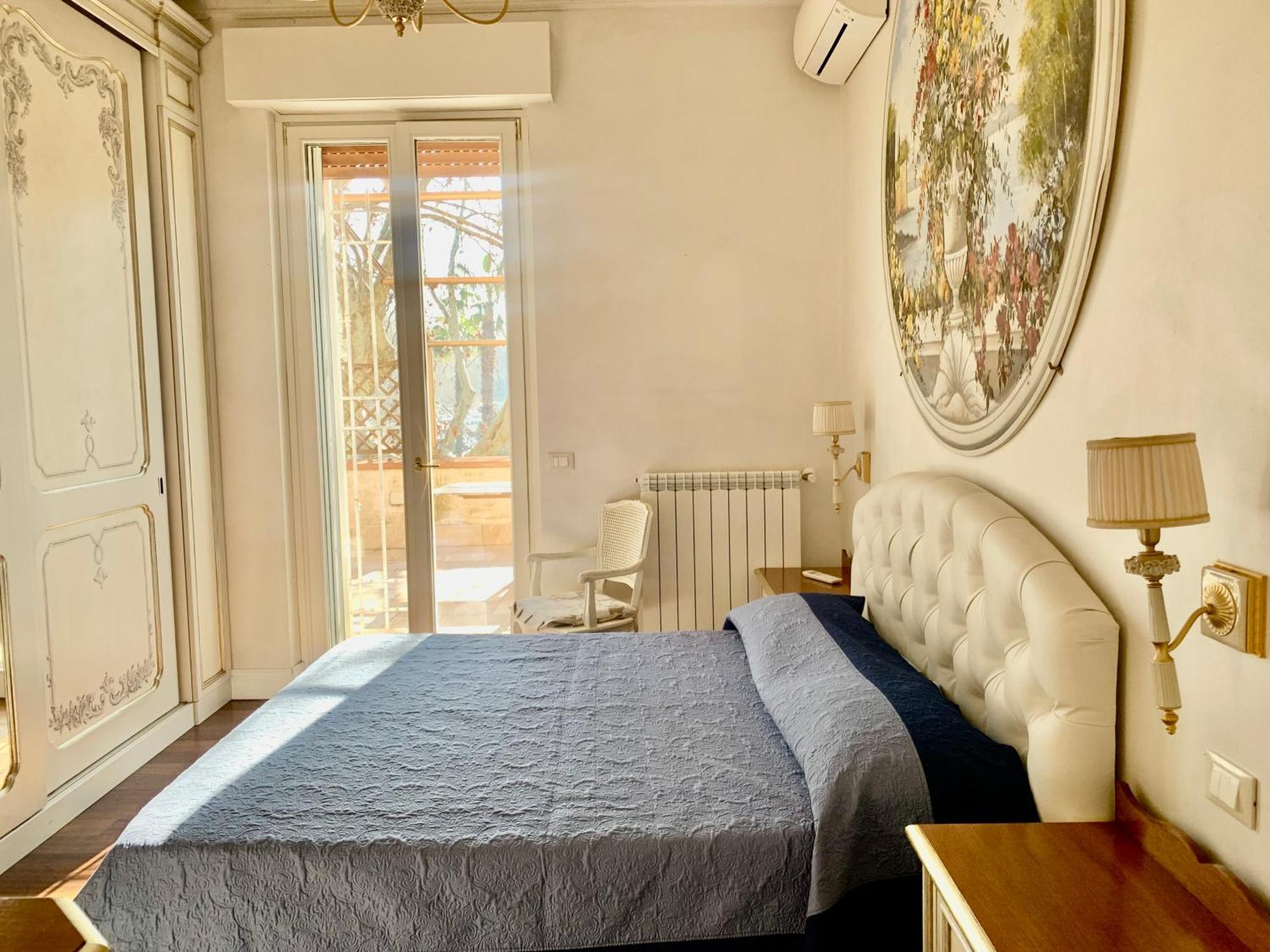 La Tua Casa Nel Centro Di Ostia Villa Exterior photo